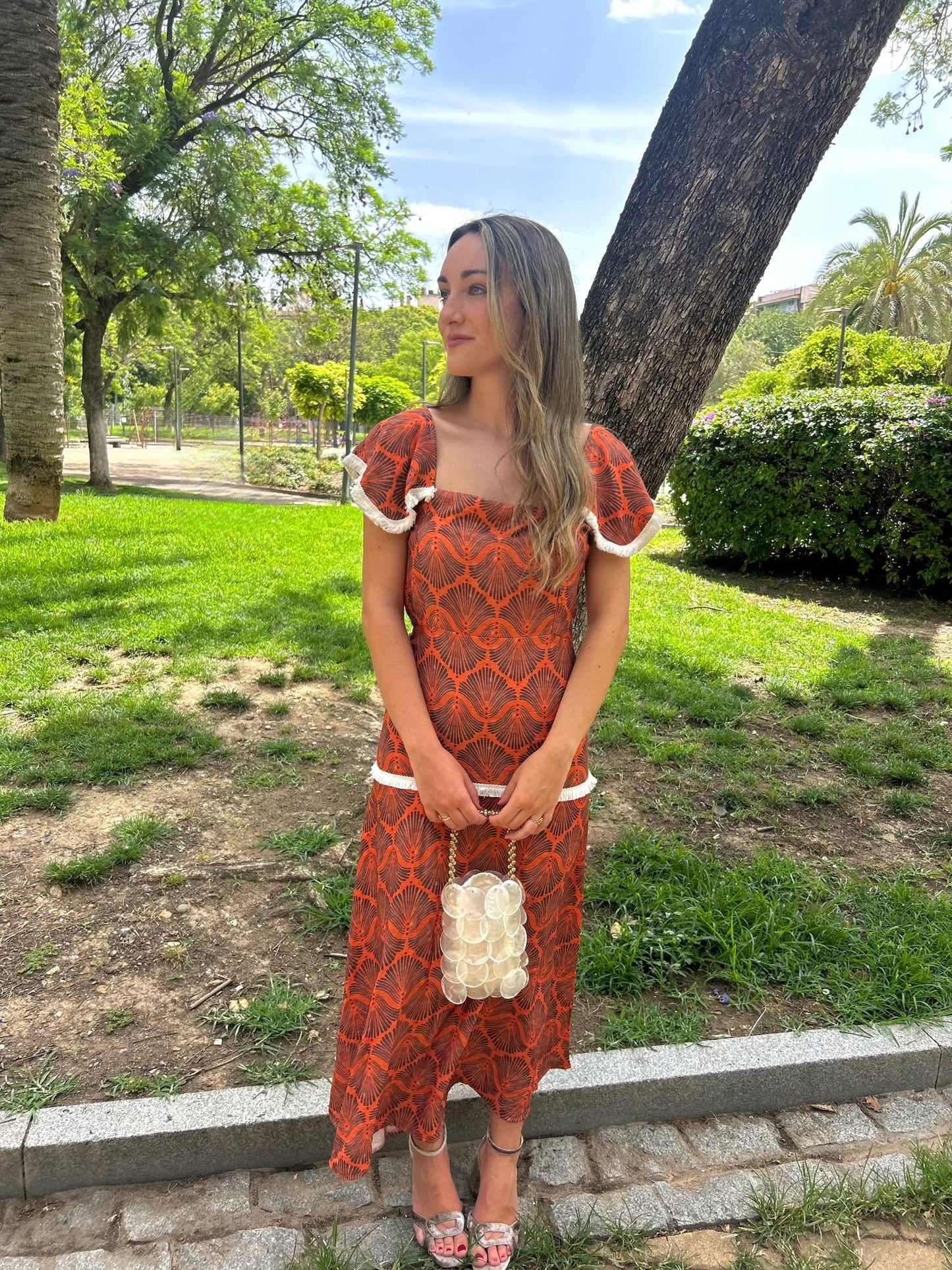 Vestido estampado hombreras