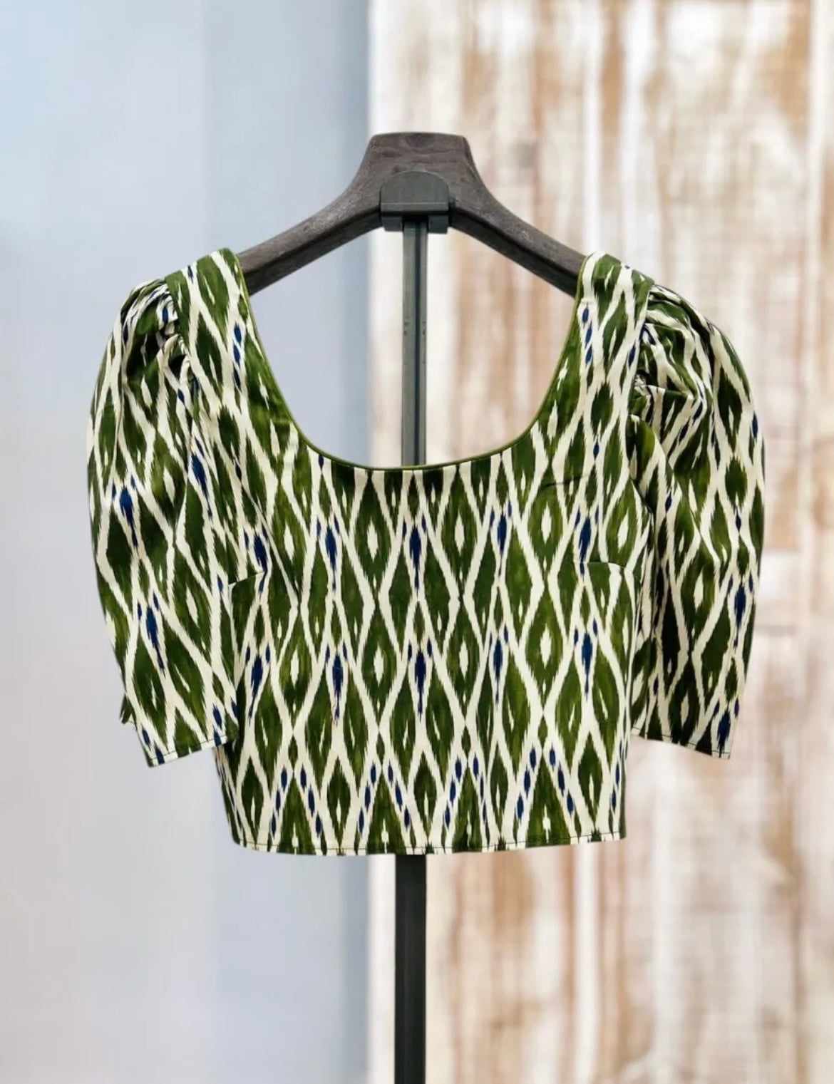 Top estampado verde