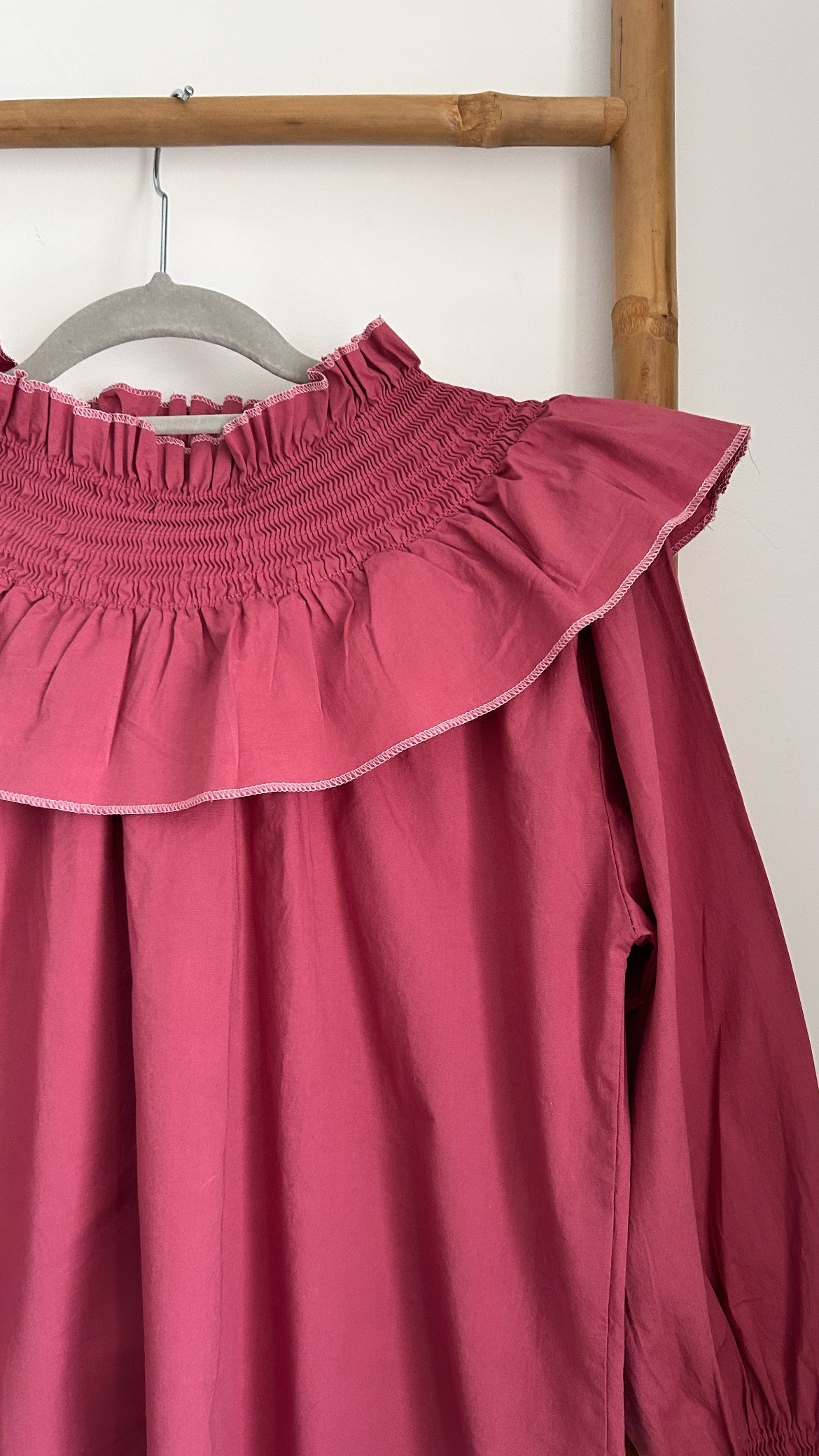 Blusa rosa cuello fruncido