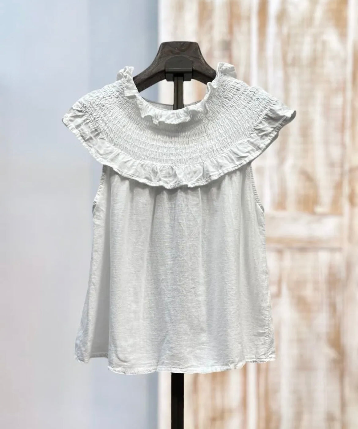 Blusa blanca cuello fruncido