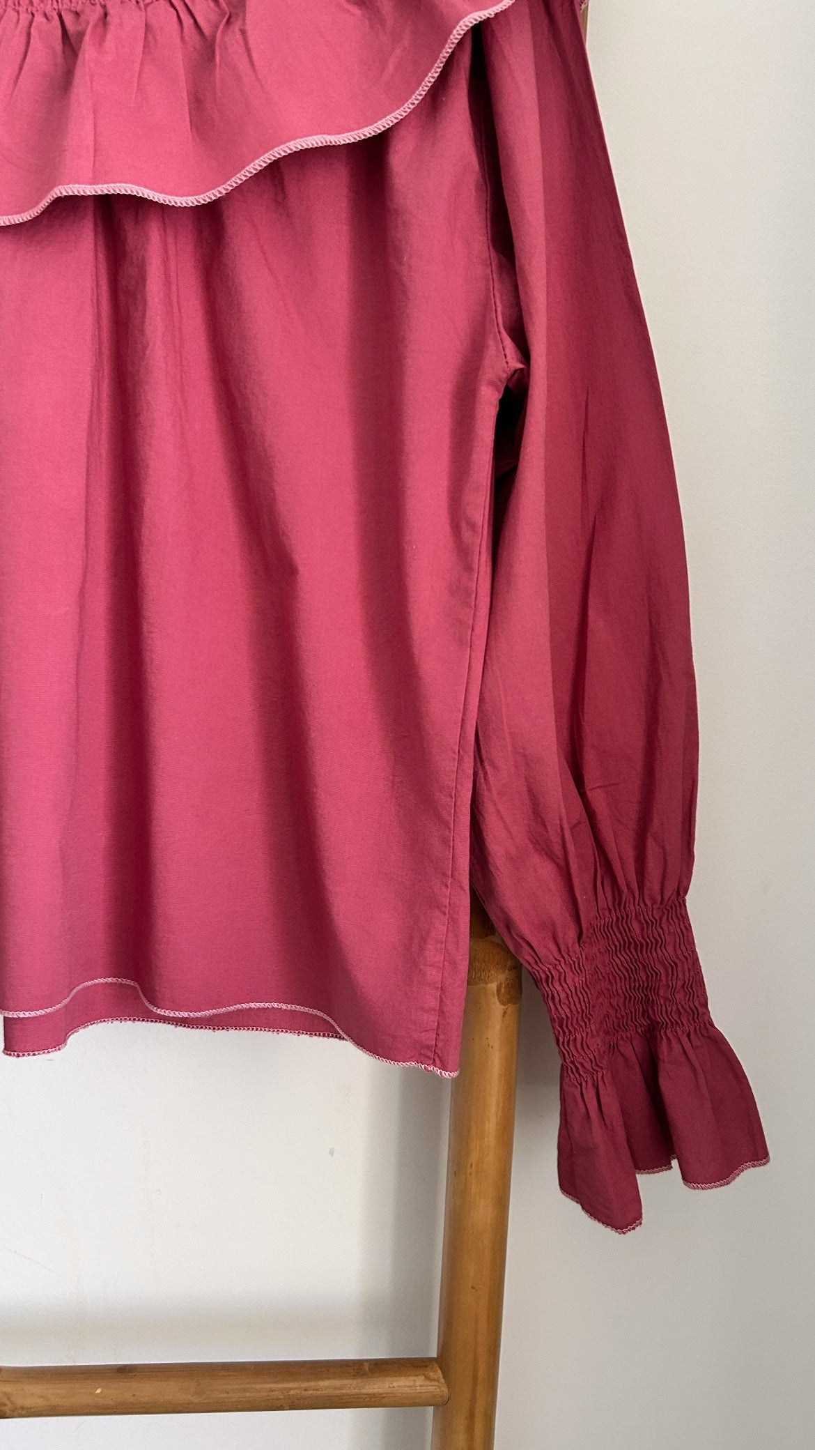 Blusa rosa cuello fruncido