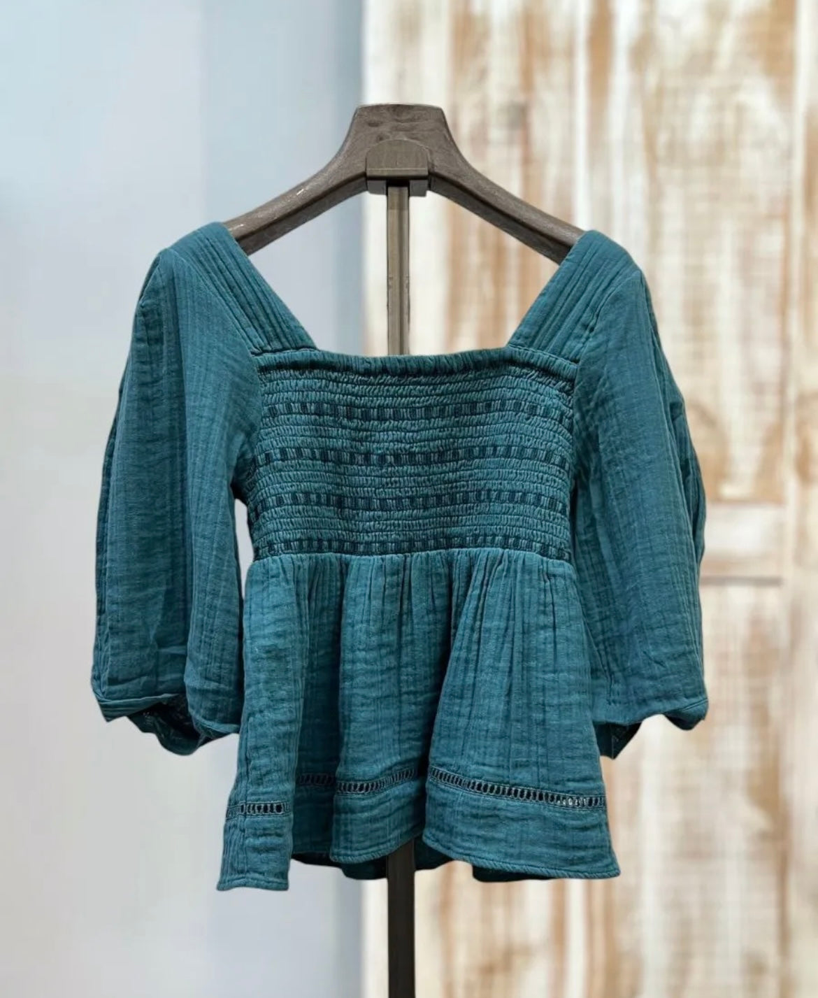 Blusa panel nido de abeja azul agua