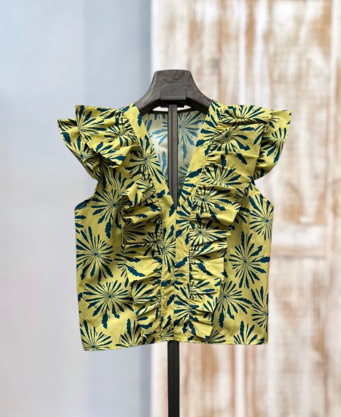 Camisa estampada volante