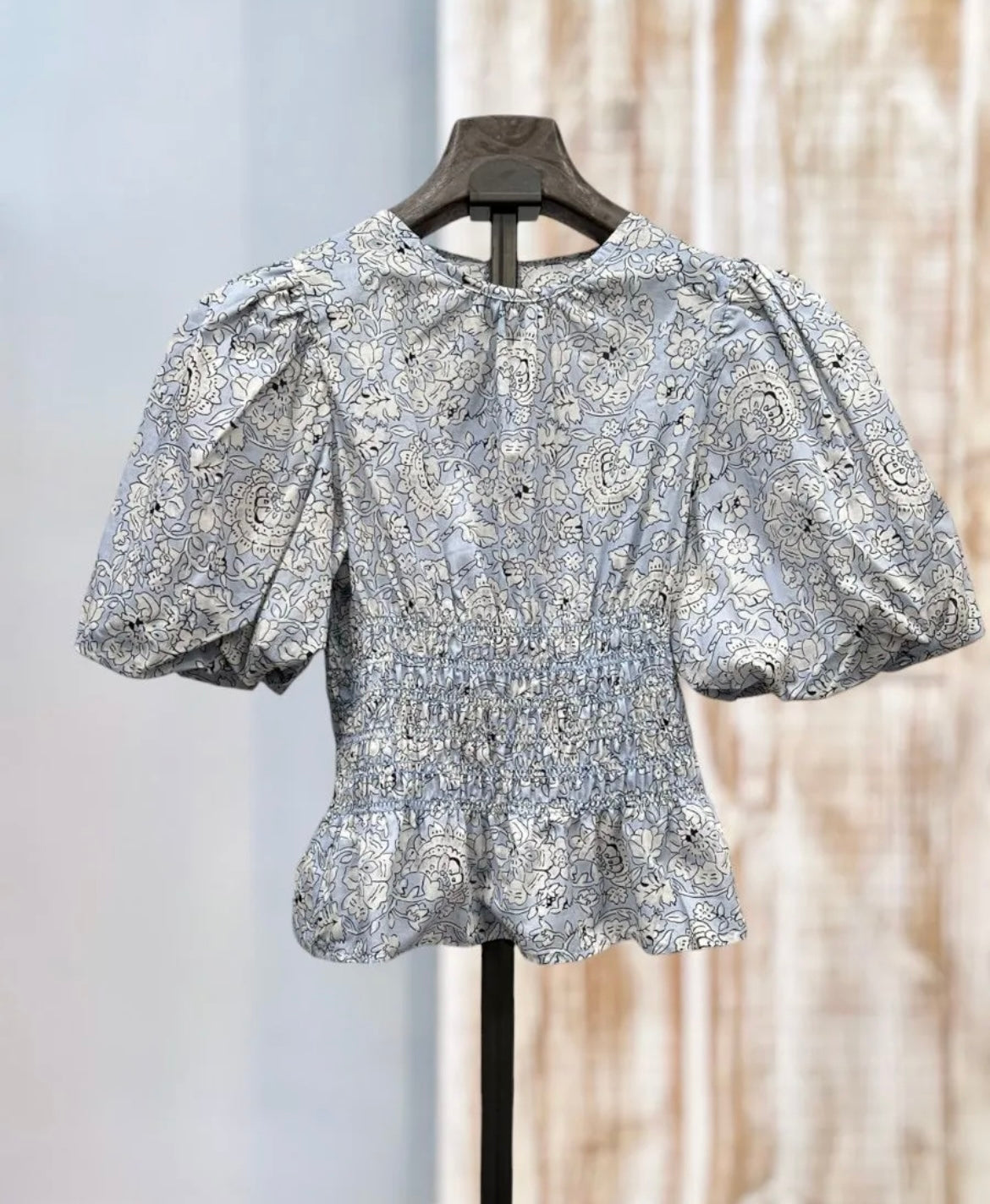 Camisa azul estampada manga abullonada