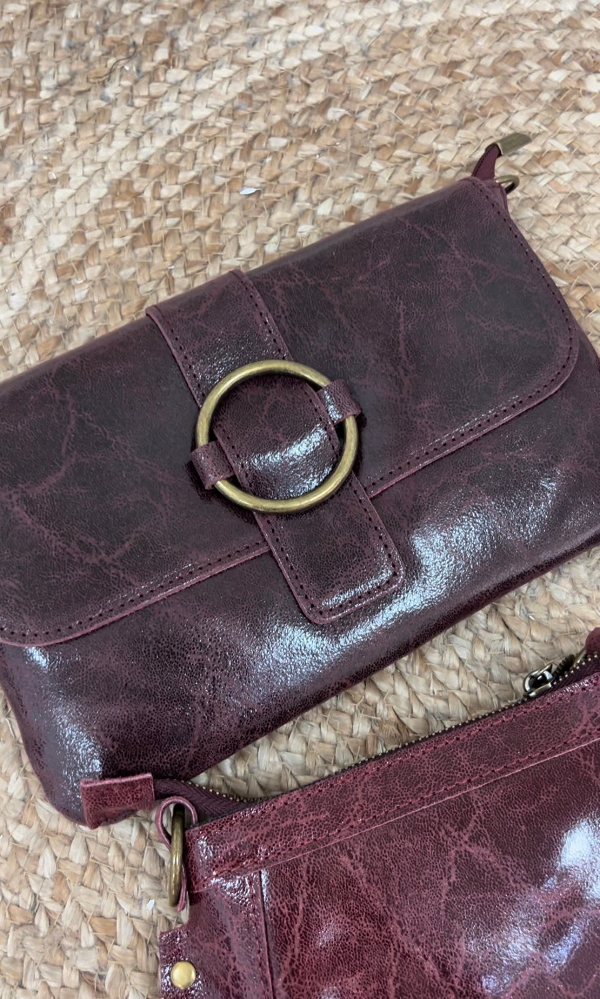 Bolso granate arandela