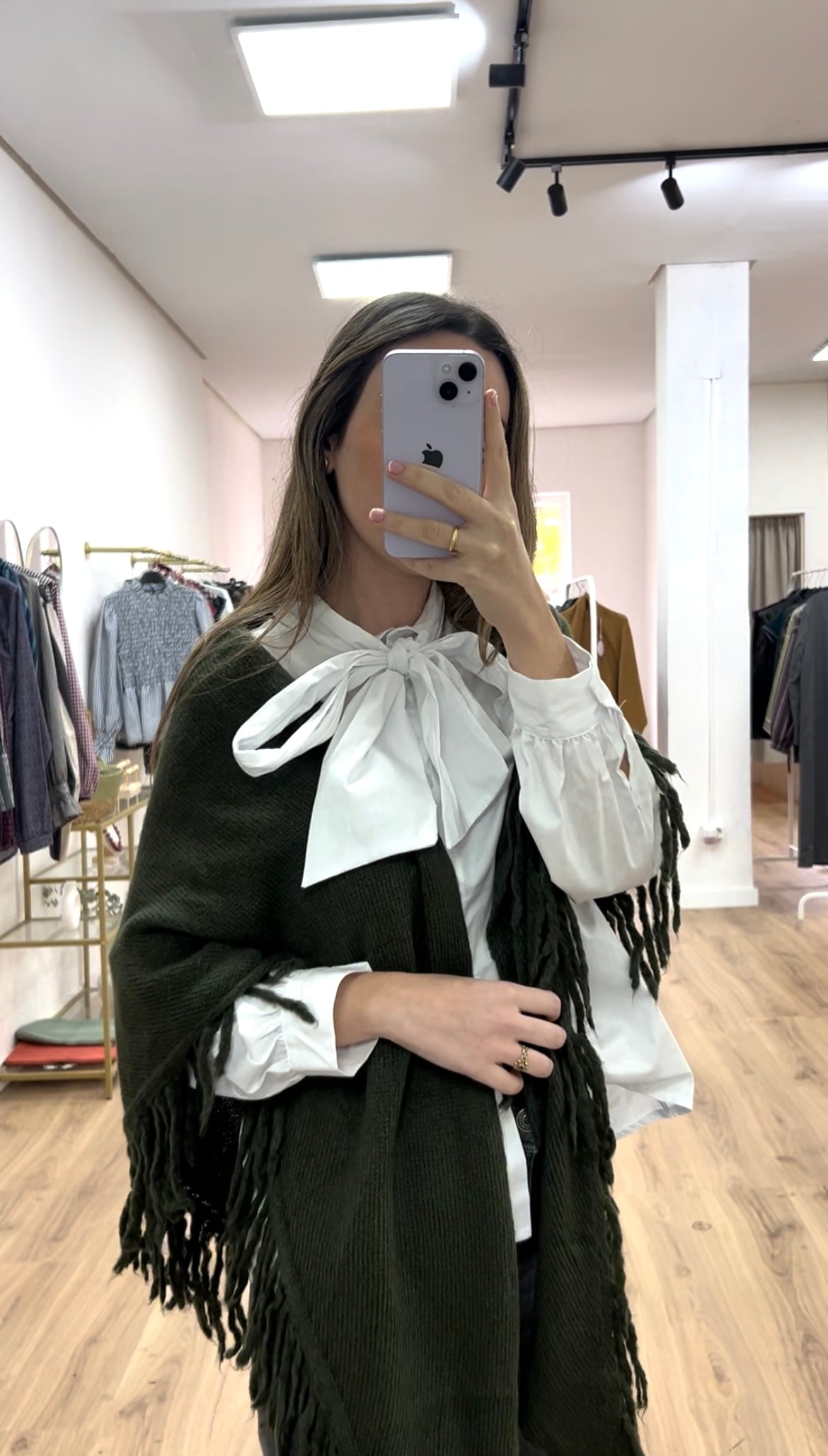 Poncho verde flecos