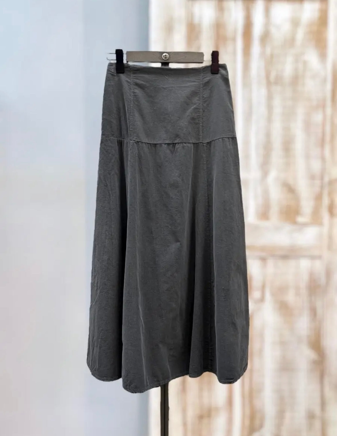 Falda larga gris pana