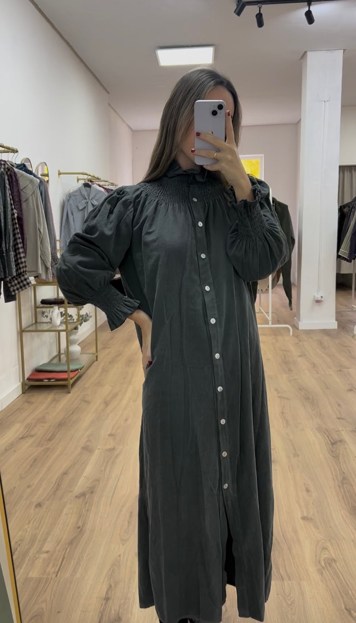 Vestido fruncido pana gris
