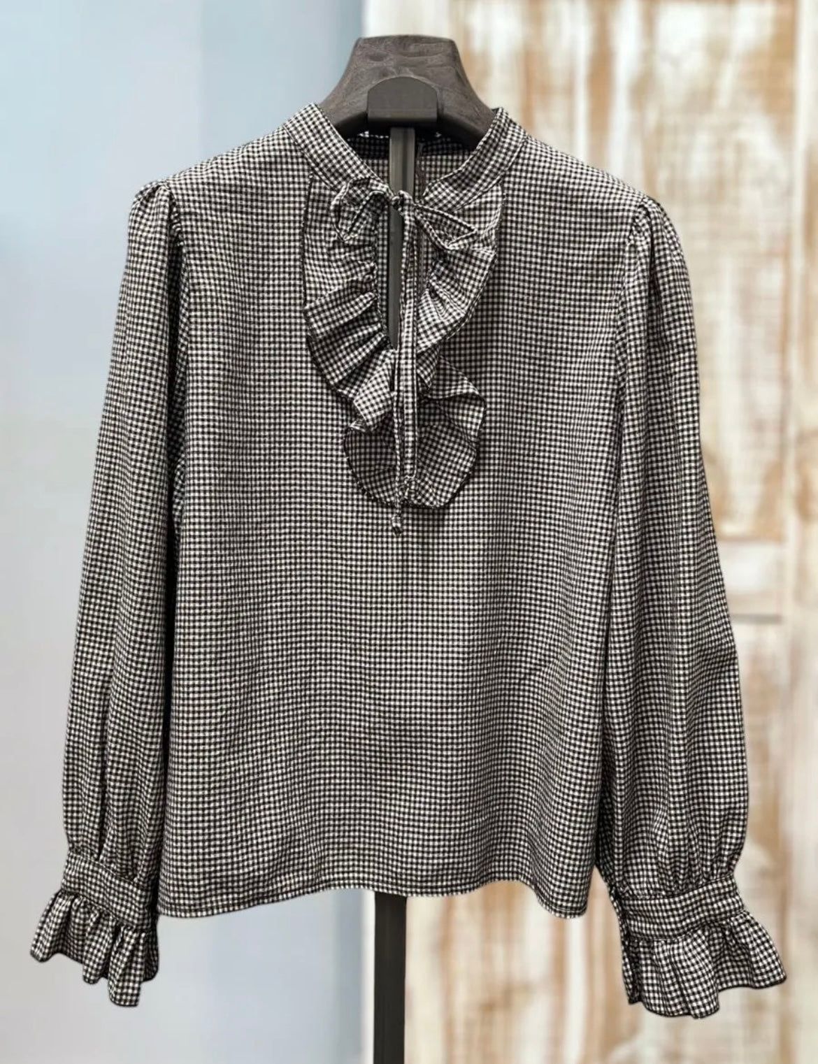 Camisa vichy marrón detalle volante