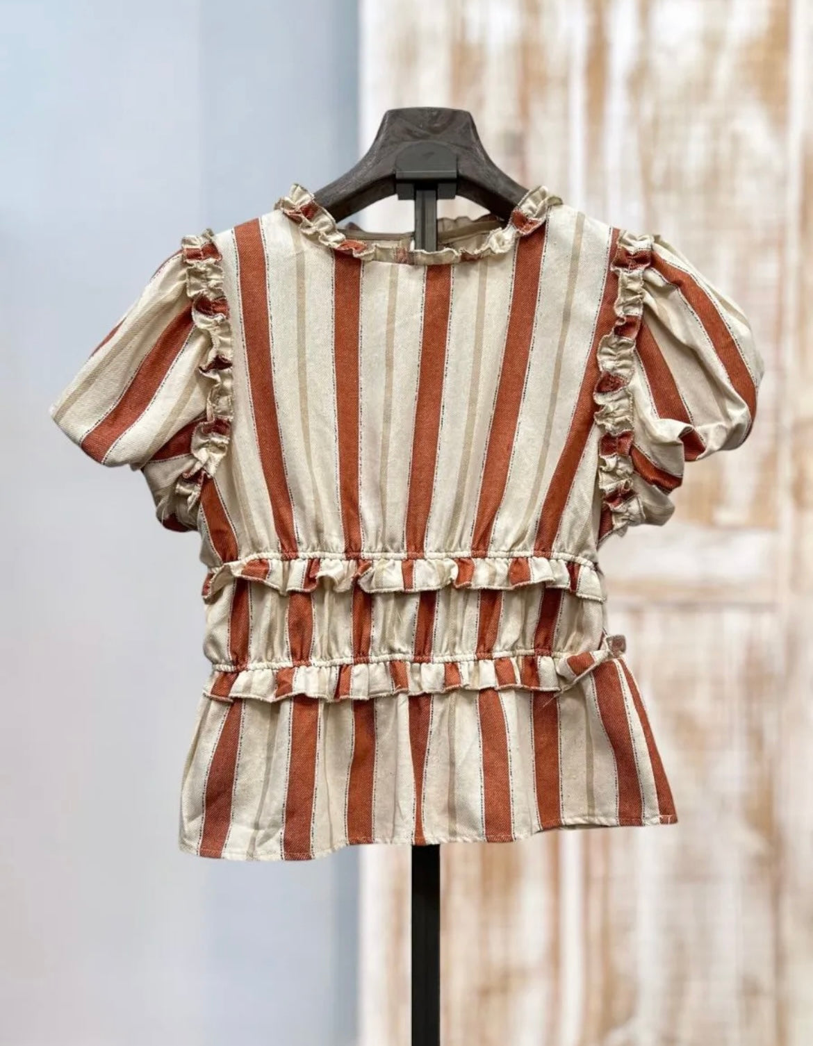 Camisa estampada rayas volante
