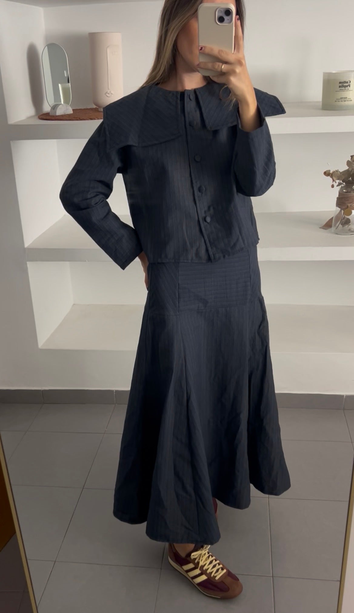 Falda azul marino