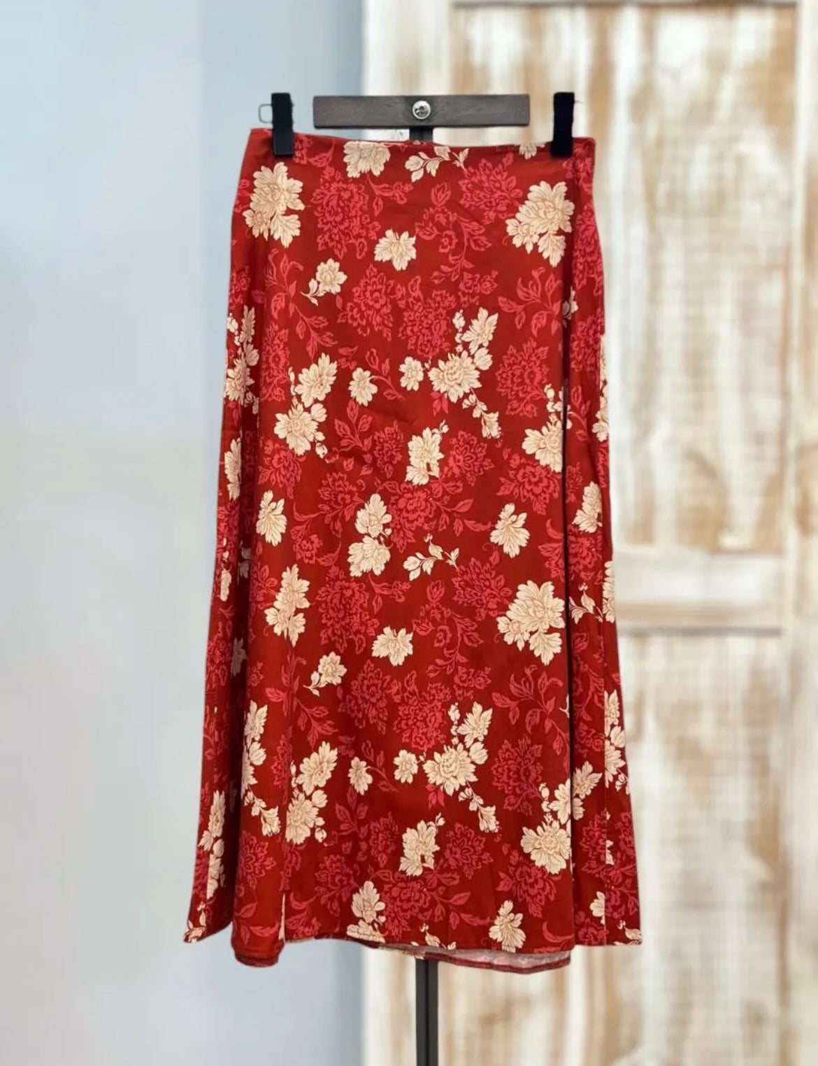 Falda roja estampada