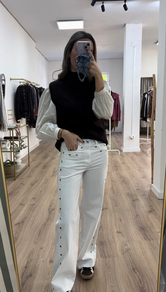 Pantalón blanco tachuelas