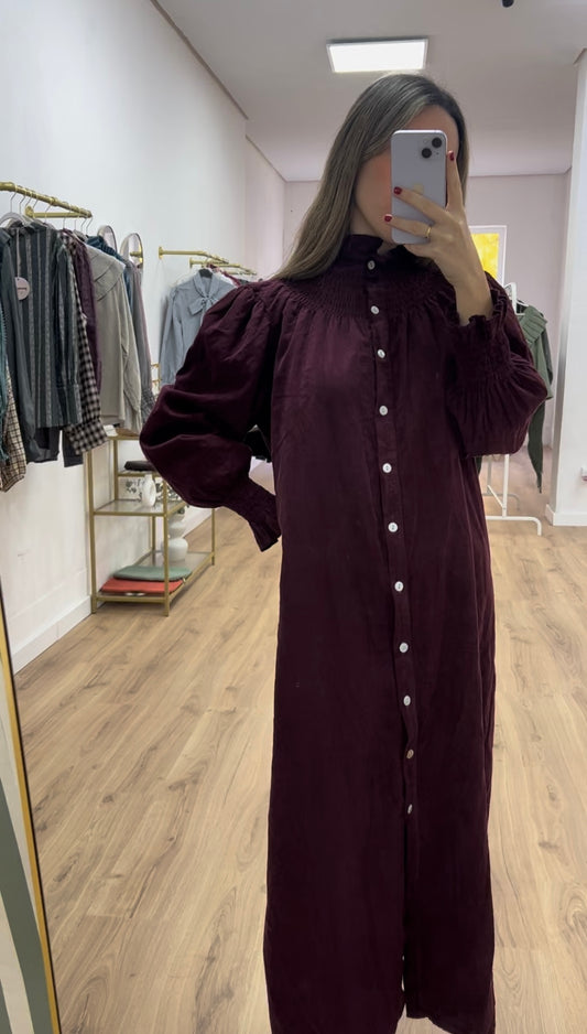 Vestido fruncido pana burdeos