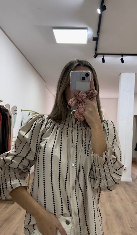 Camisa fruncida estampada color crema