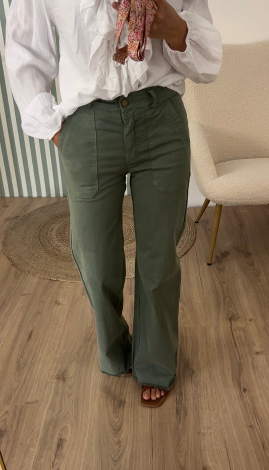 Pantalón verde botella bolsillos