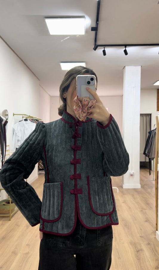 Chaqueta aterciopelada gris