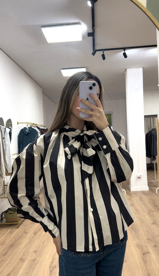 Camisa lazada rayas crema y gris
