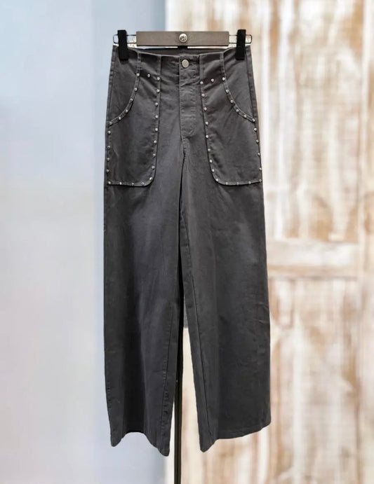 Pantalón gris tachuelas