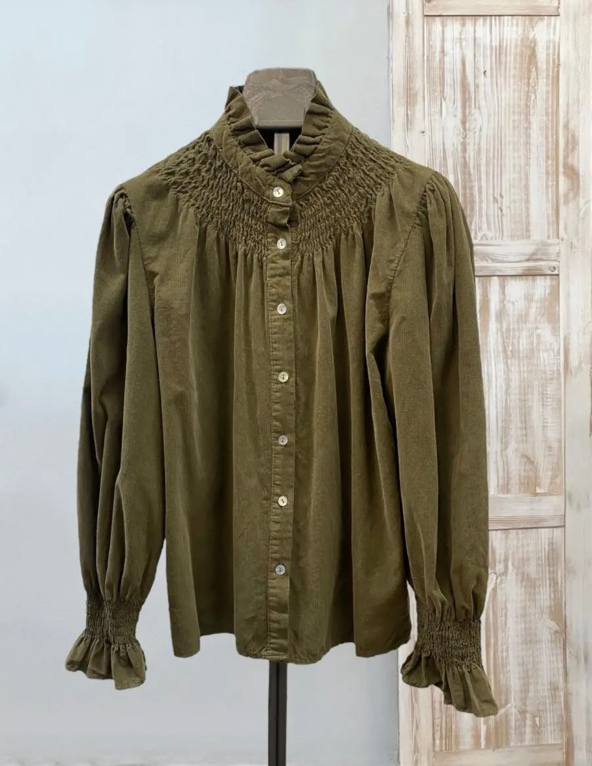 Camisa pana fruncida