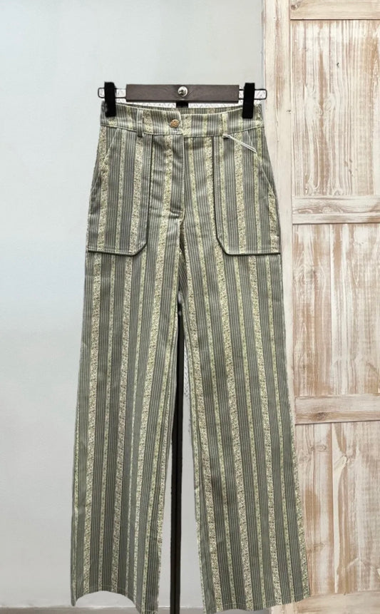 Pantalón verde estampado rayas