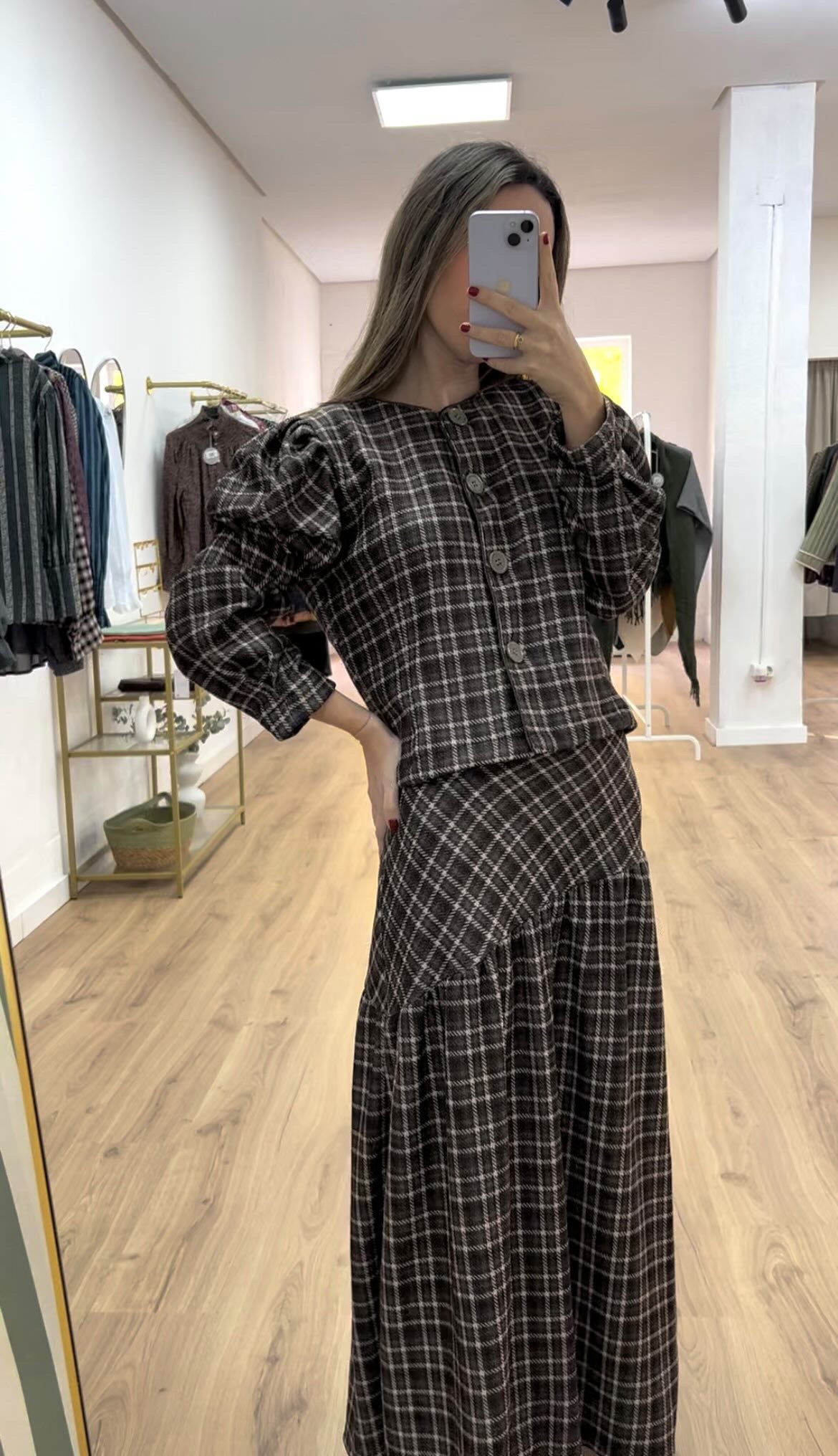 Conjunto cuadros chaqueta y falda